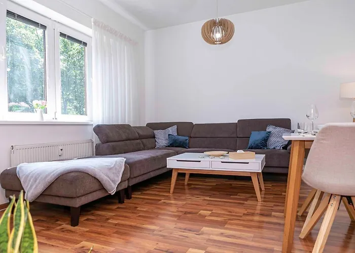 Castle View Apartment With Free Parking
