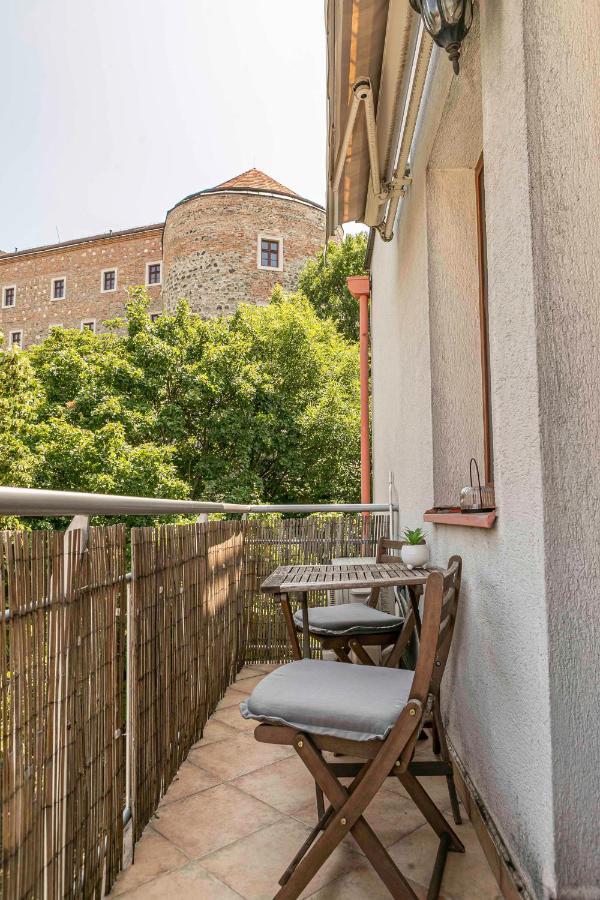 Castle View With Free Parking Appartamento